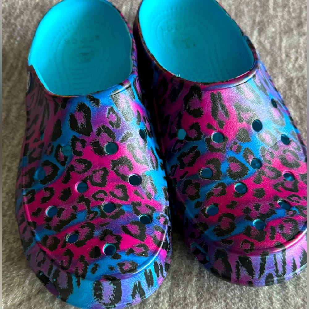 Crocs Blue, Black & Purple Leopard Print Crocs Size 8w